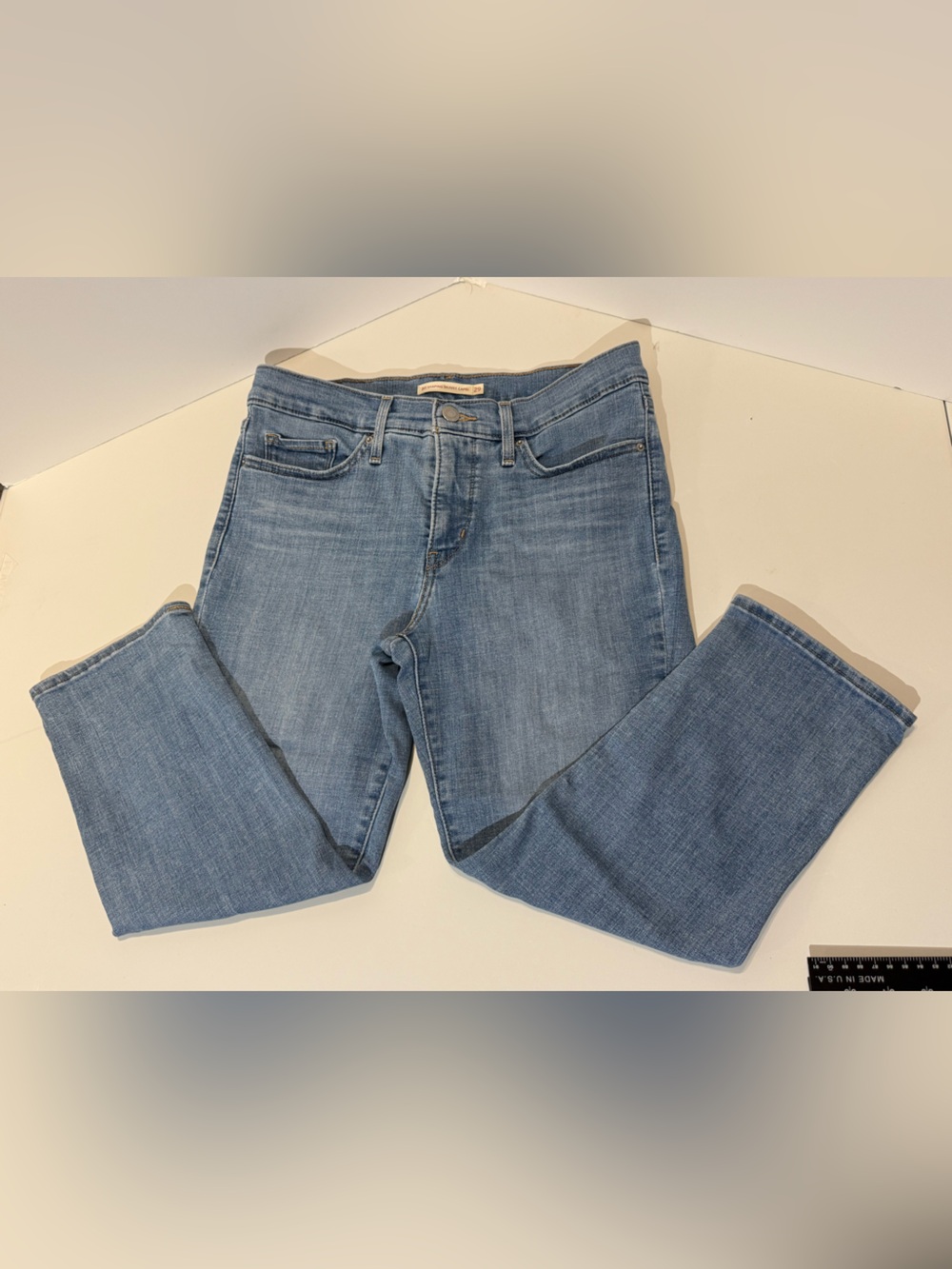 Levi's 311 Shaping Women's Medium Wash Skinny /Capris- Light Blue Denim-sz-29